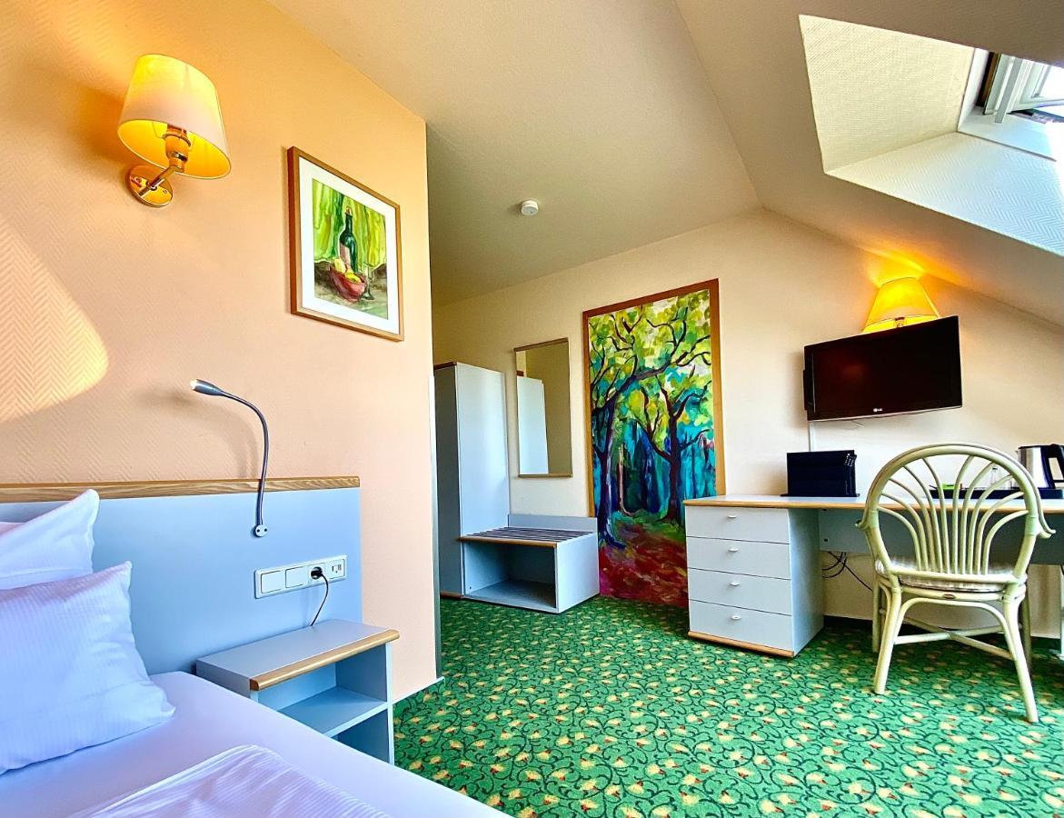 Hotel Am Mueritz-Nationalpark Варен Экстерьер фото
