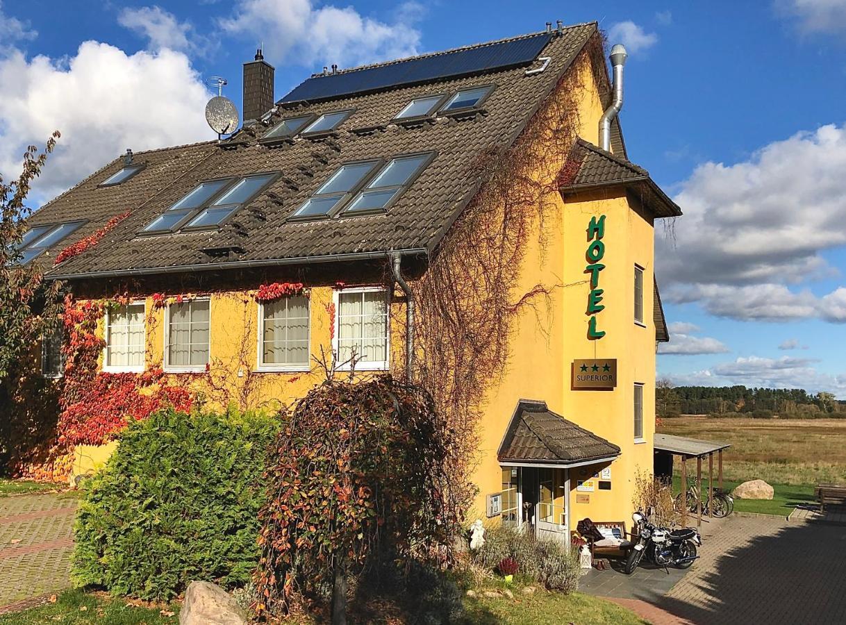 Hotel Am Mueritz-Nationalpark Варен Экстерьер фото